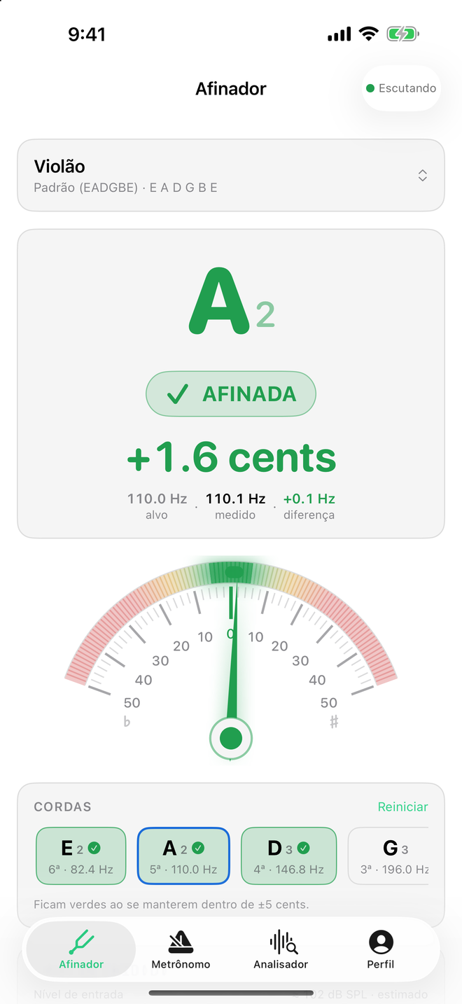 Afinador do Sound Tools com a nota em destaque e o ponteiro de cents